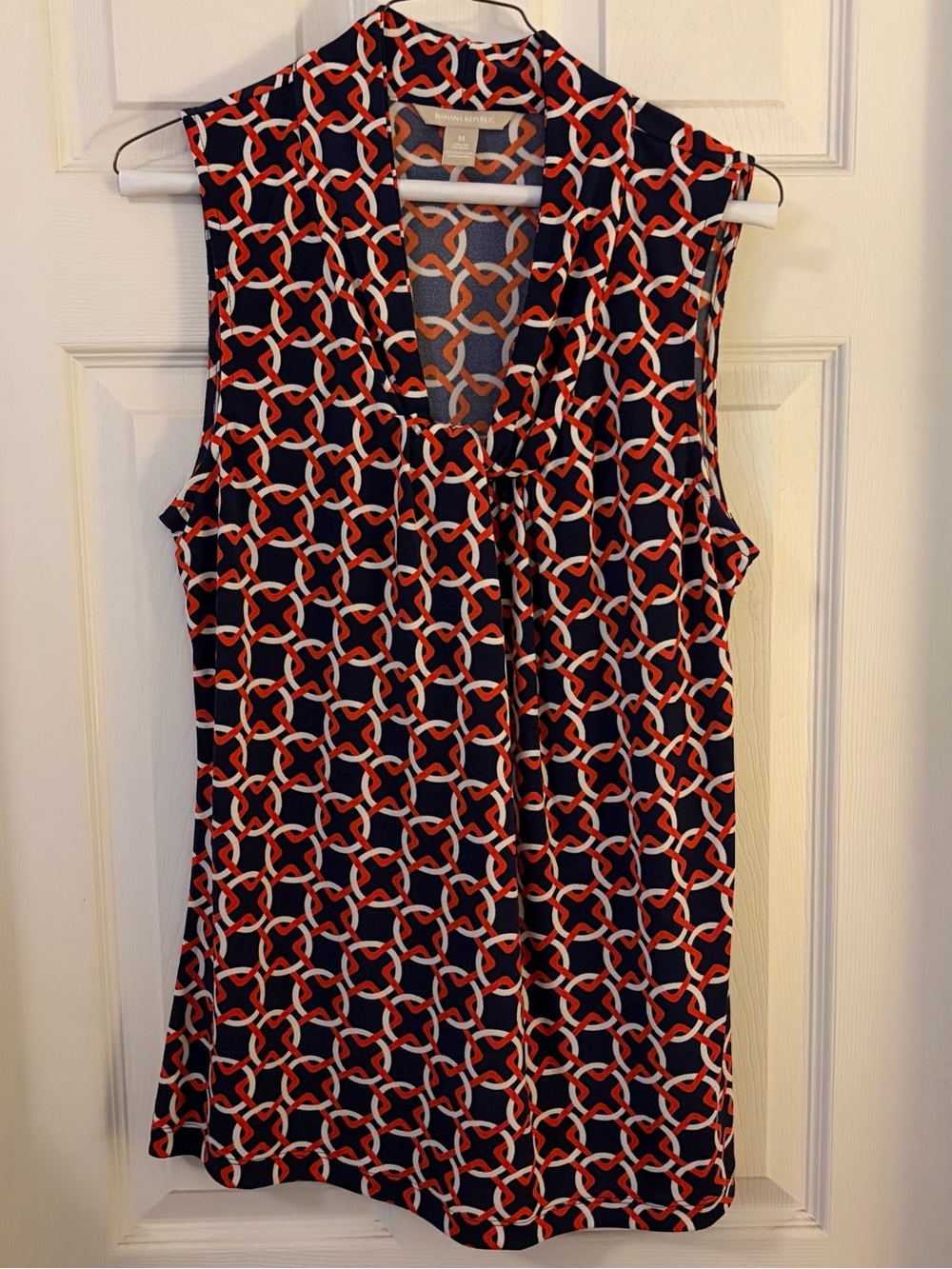 Banana Republic Sleeveless Chain-Print Stretchy Blouse in Navy & Orange - SZ M